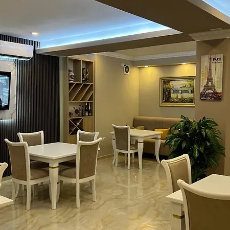 Arben Elezi Konukevi Berat