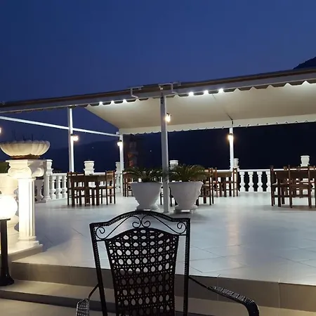 Arben Elezi 4* Berat