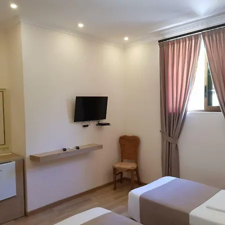 Arben Elezi Guest house