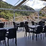 Arben Elezi 3* 베라트