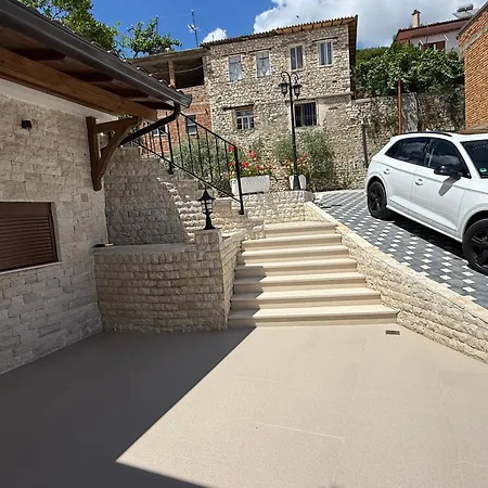 Πανσιόν Arben Elezi 3*