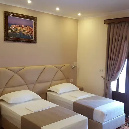 Arben Elezi Gasthof Berat